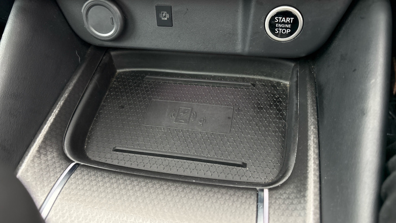 Nissan Qashqai 1.3 DiG-T MH N-Connecta 5dr Petrol Hatchback